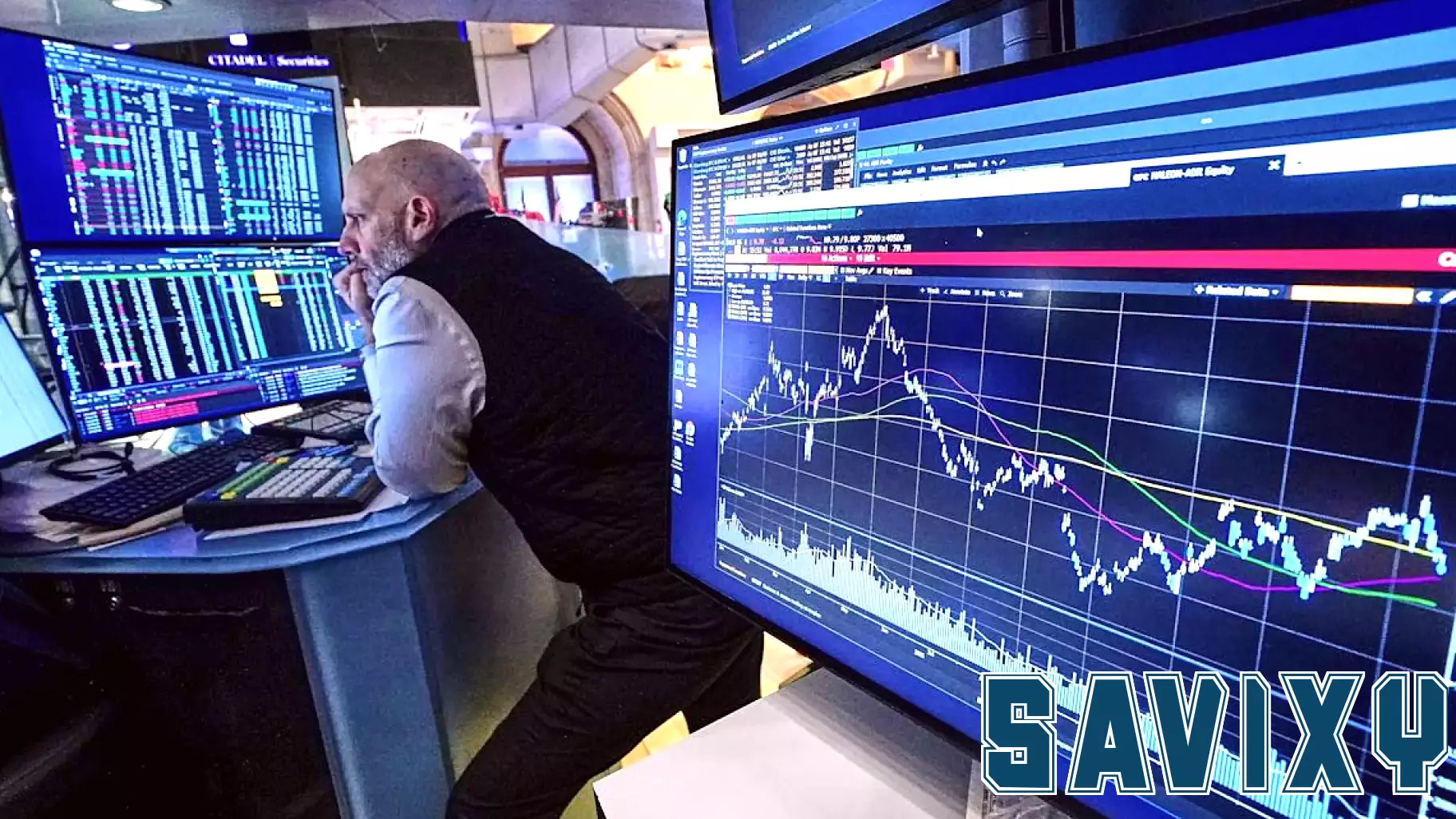 Markets Steady Amid Bank Earnings and Anticipated Tariff Ruling